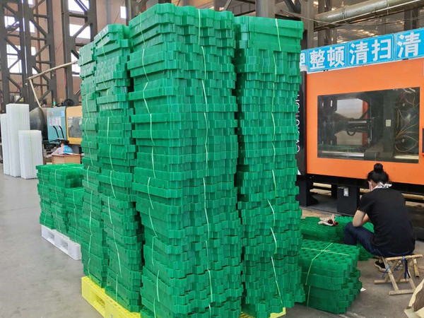 植草格在小区花园停车场中的应用